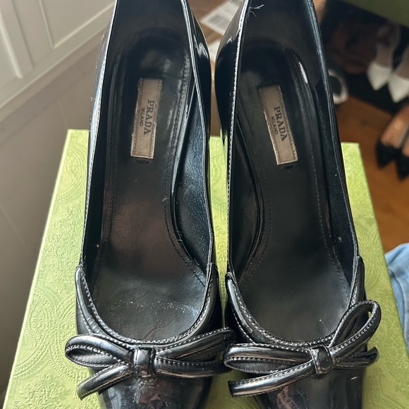 Prada Black Patent Leather heels with Bow - Picture 1 of 9